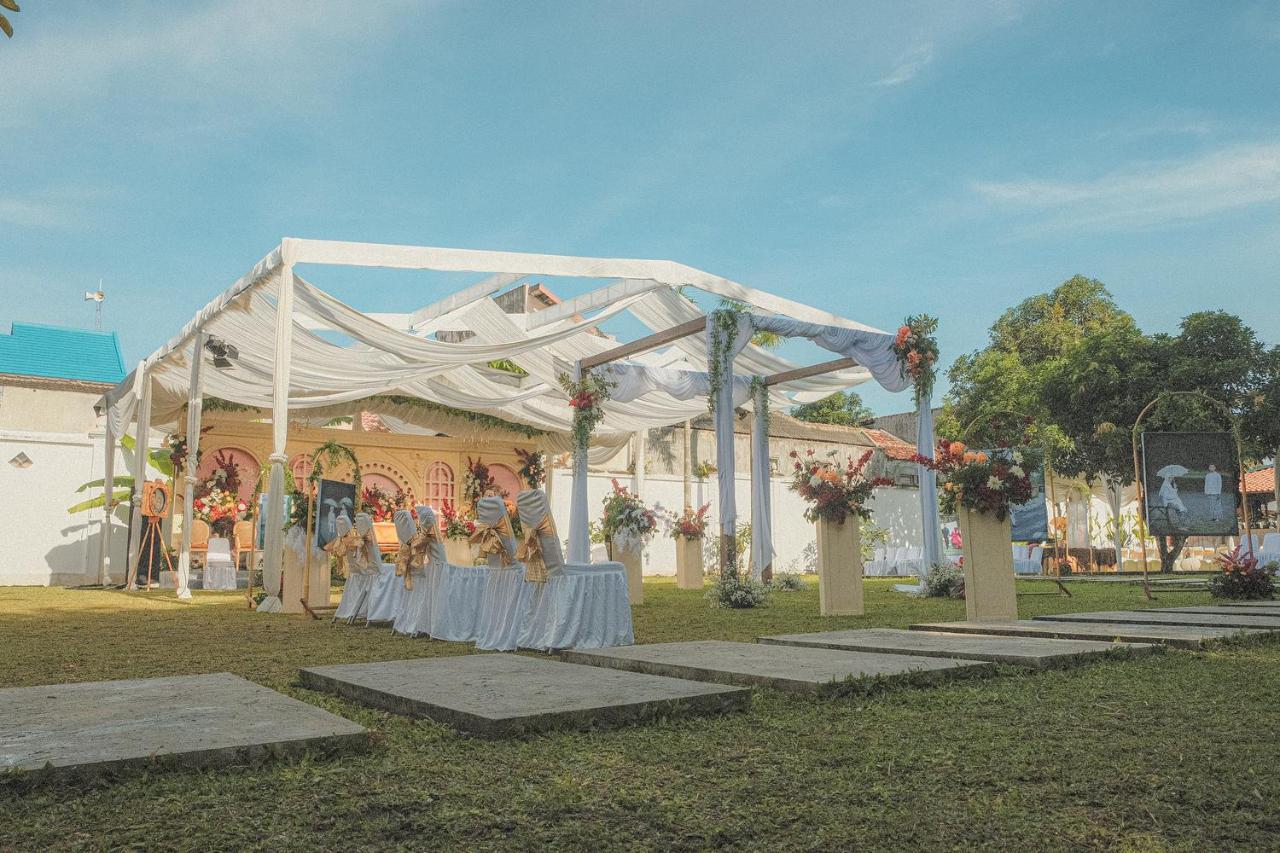 Royal Brongto Hotel Γιογκιακάρτα Εξωτερικό φωτογραφία