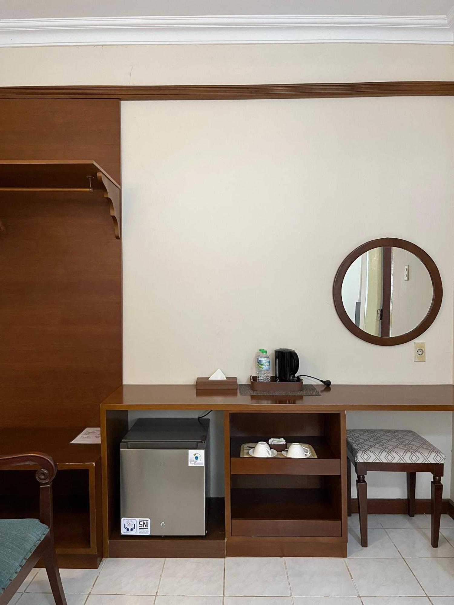 Royal Brongto Hotel Γιογκιακάρτα Εξωτερικό φωτογραφία