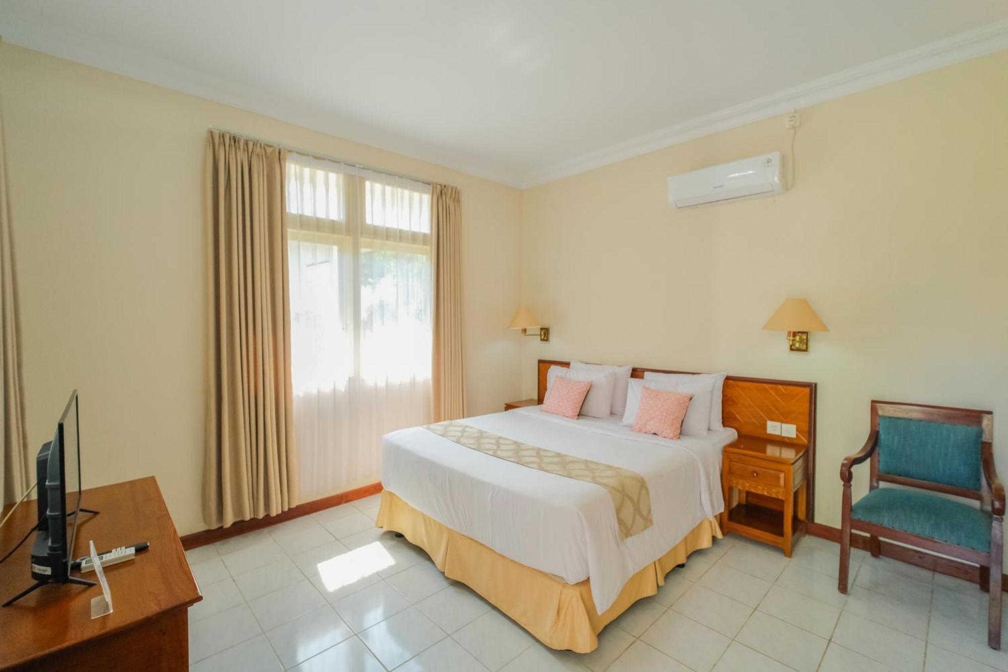 Royal Brongto Hotel Γιογκιακάρτα Εξωτερικό φωτογραφία